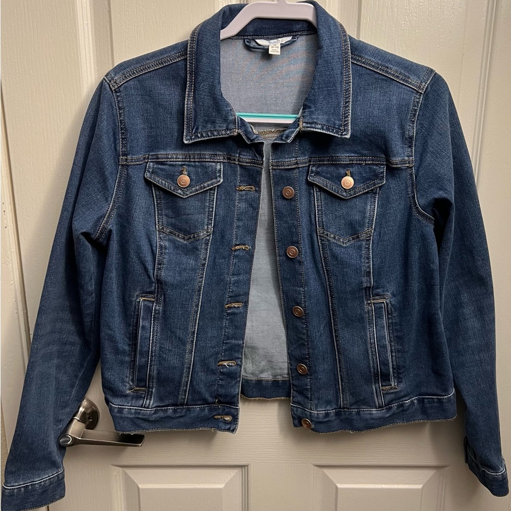 Women’s Classic Blue Denim Jacket-Size M